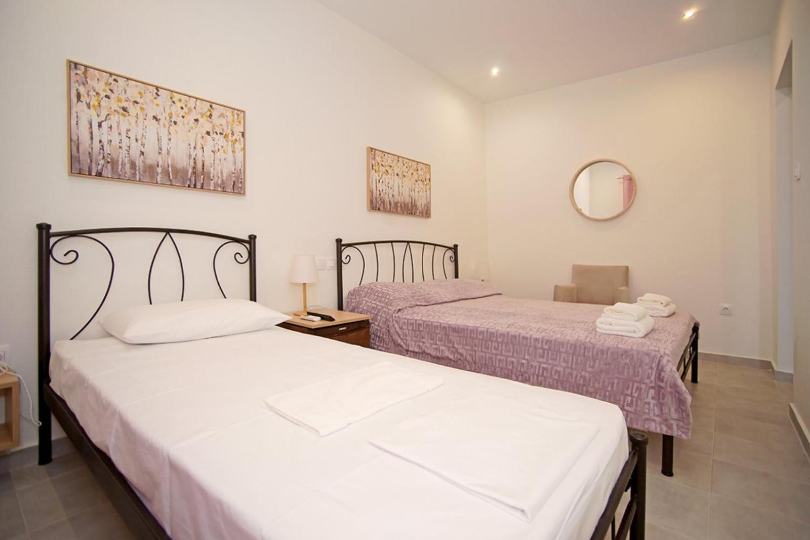 Karnagio Rooms คิปปาริสเซีย ภายนอก รูปภาพ