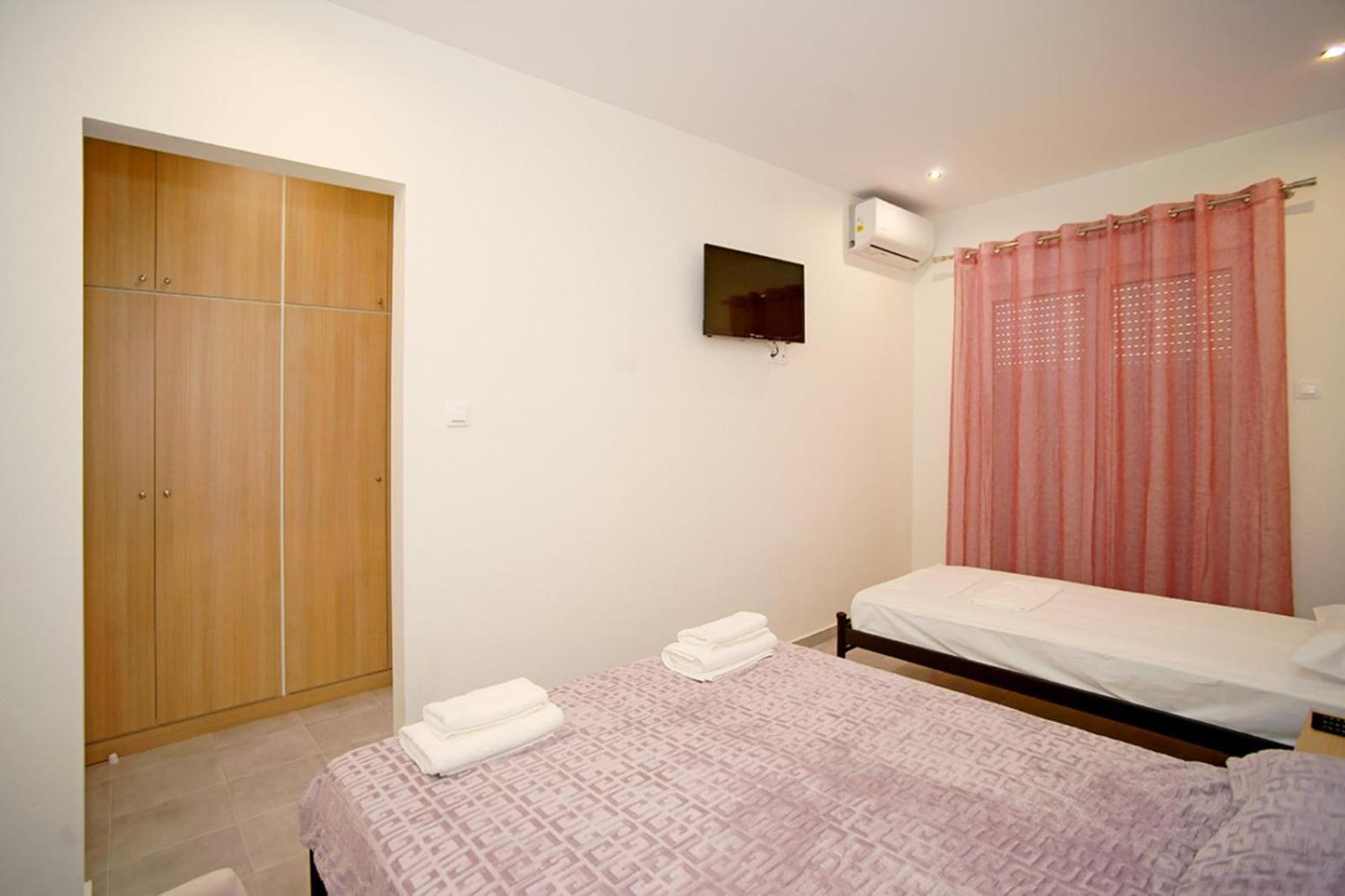Karnagio Rooms คิปปาริสเซีย ภายนอก รูปภาพ