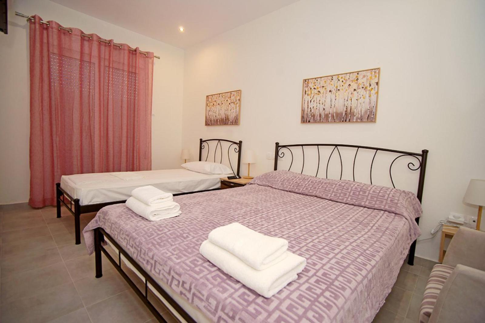 Karnagio Rooms คิปปาริสเซีย ภายนอก รูปภาพ