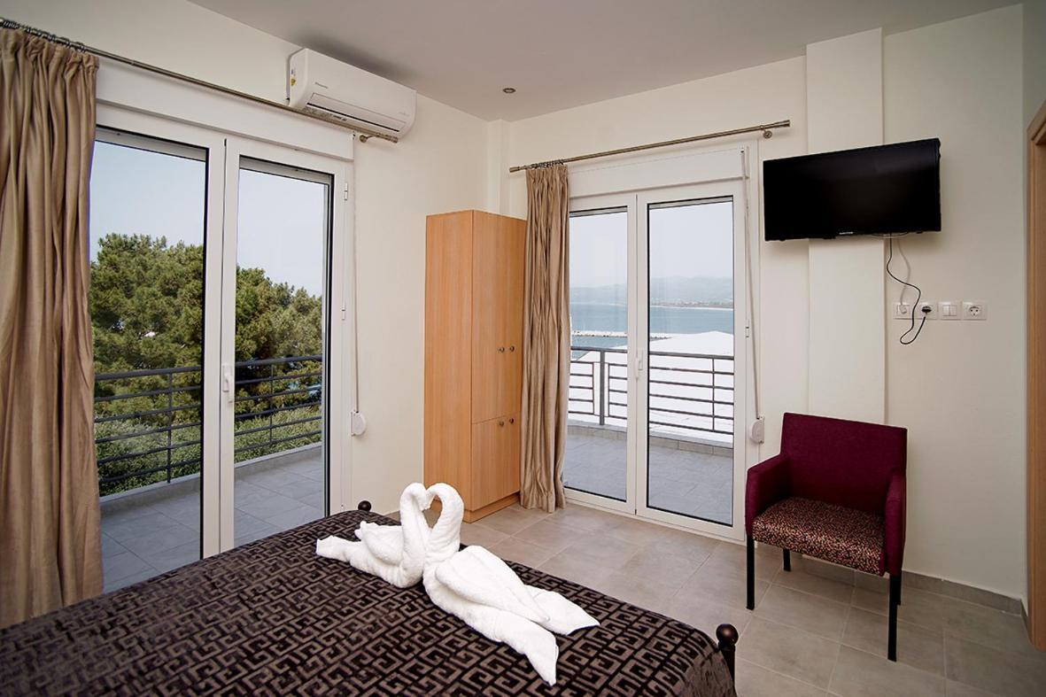 Karnagio Rooms คิปปาริสเซีย ภายนอก รูปภาพ