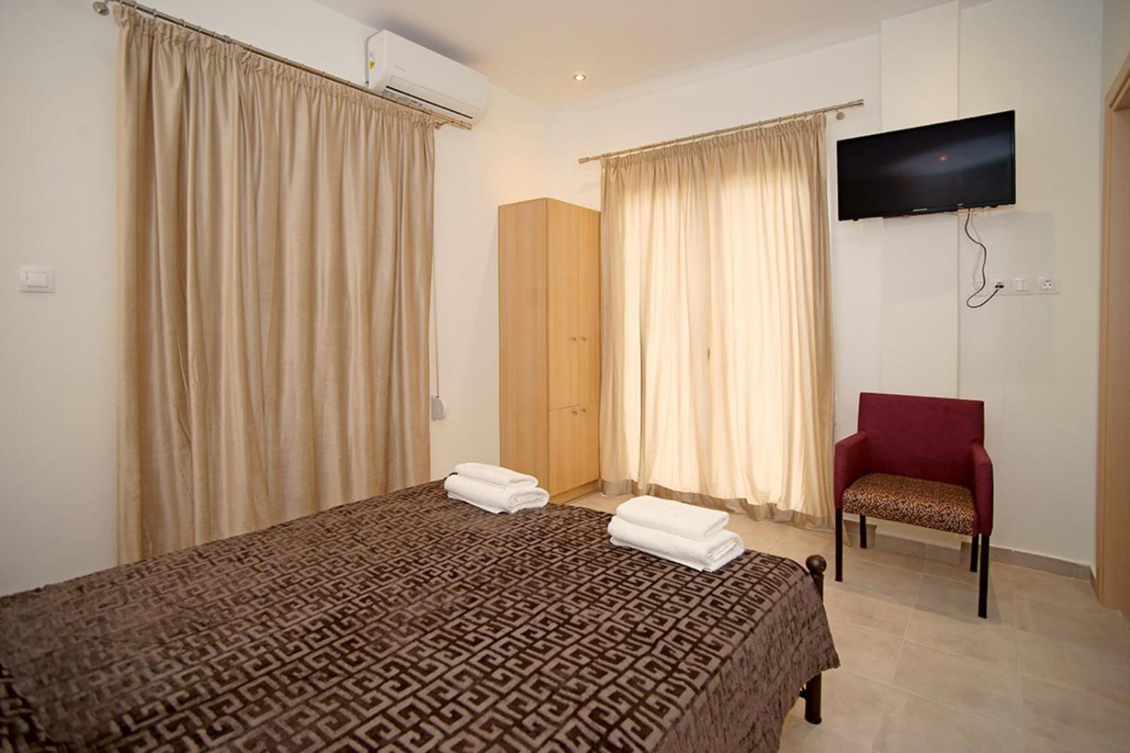 Karnagio Rooms คิปปาริสเซีย ภายนอก รูปภาพ